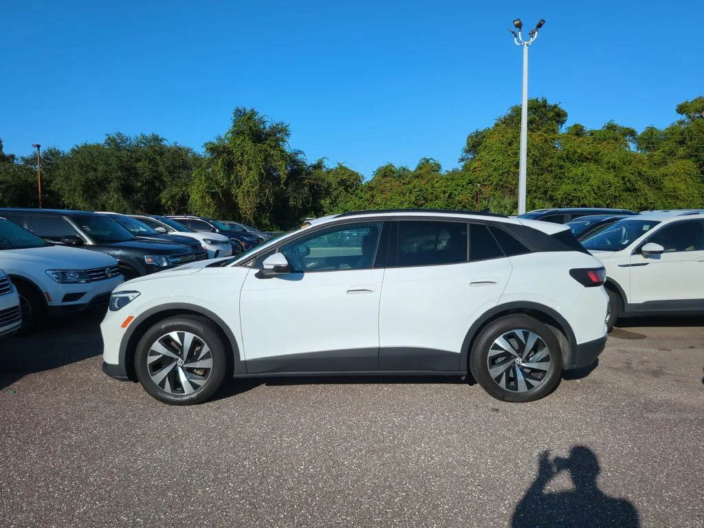 Used 2023 White Volkswagen Standard image 3