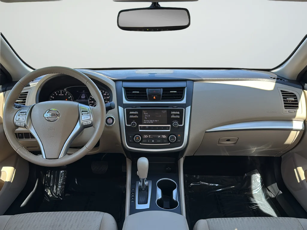 Used 2017 White Nissan 2.5 SV image 9