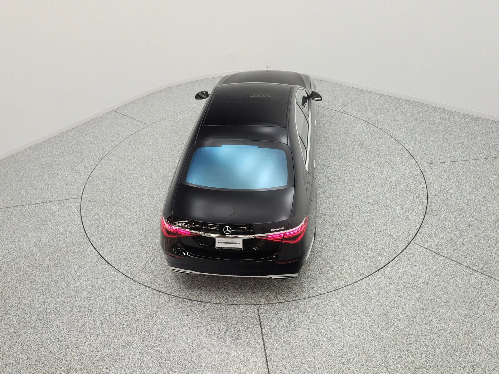 Used 2023 Obsidian Black Mercedes-Benz S 580e 4MATIC® Sedan image 14