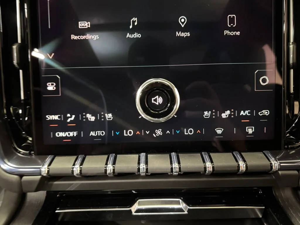 New 2026 Onyx Black GMC AT4 Ultimate image 18