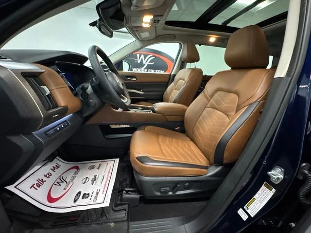 Used 2024 Blue Nissan Platinum image 17