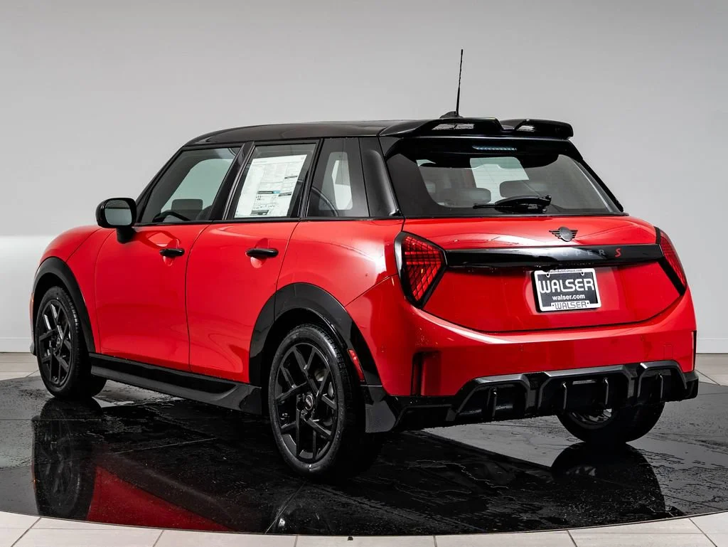 New 2026 Chili Red MINI Iconic image 6