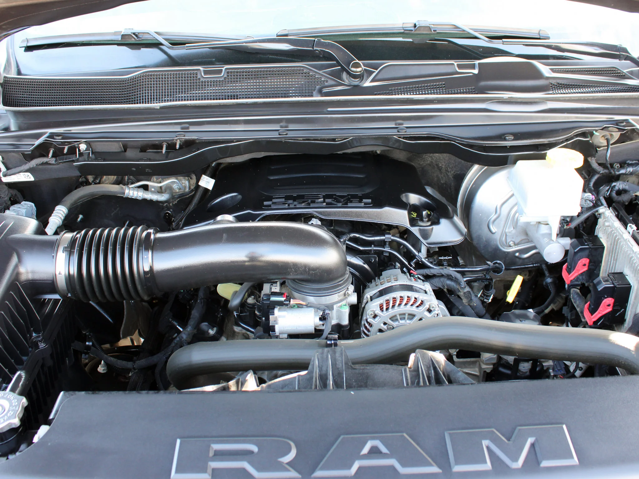 Certified Used 2023 Grey RAM Big Horn * No Accidents | Heated Seats | HEMI V8 | Apple CarPlay | Tonneau Cover image 11