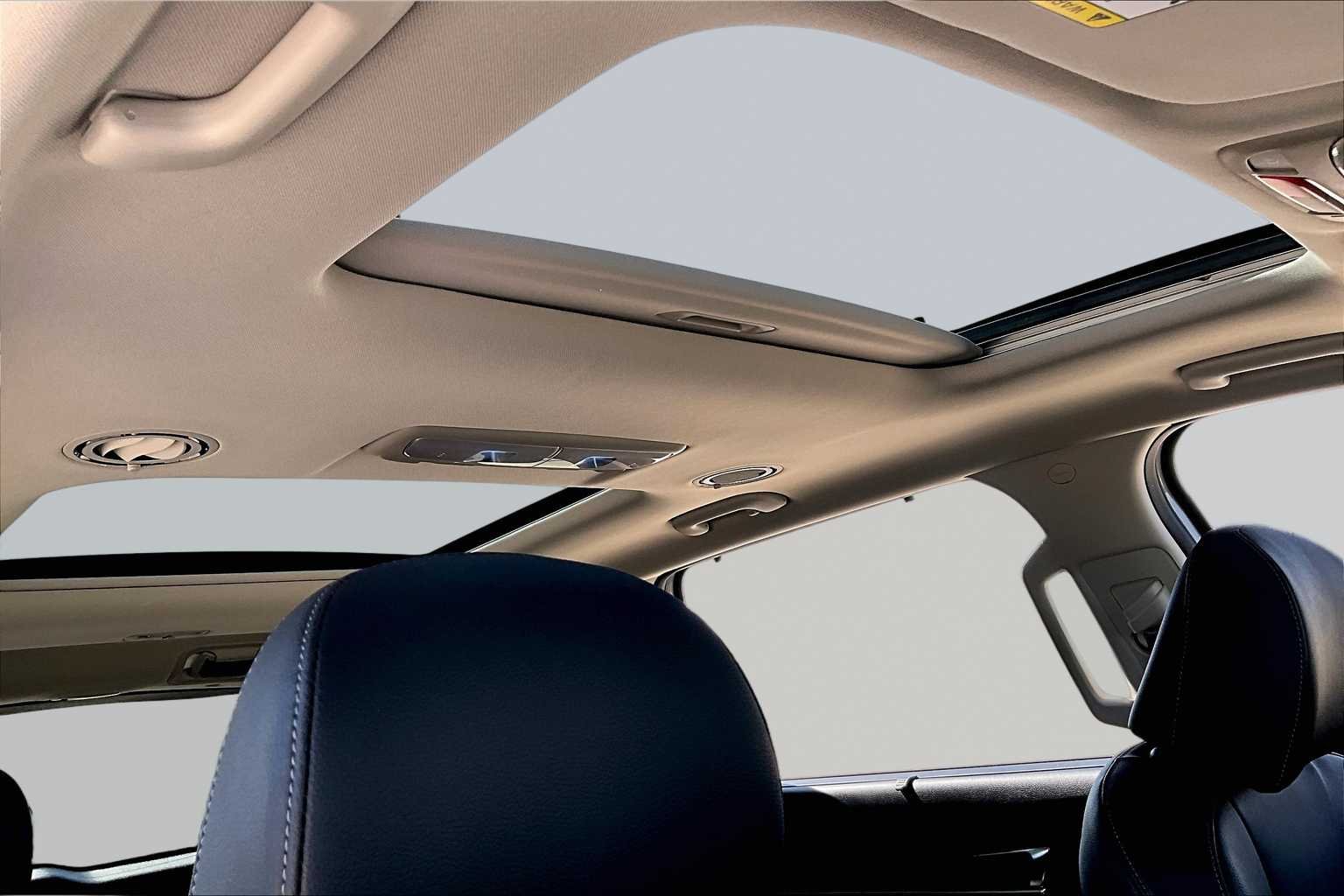 Used 2024 Everlasting Silver Kia SX image 23