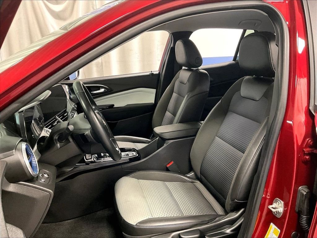Used 2025 Red Chevrolet LT image 10