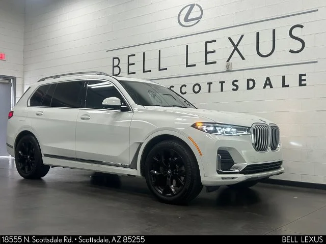 Used 2021 White BMW xDrive40i image 2