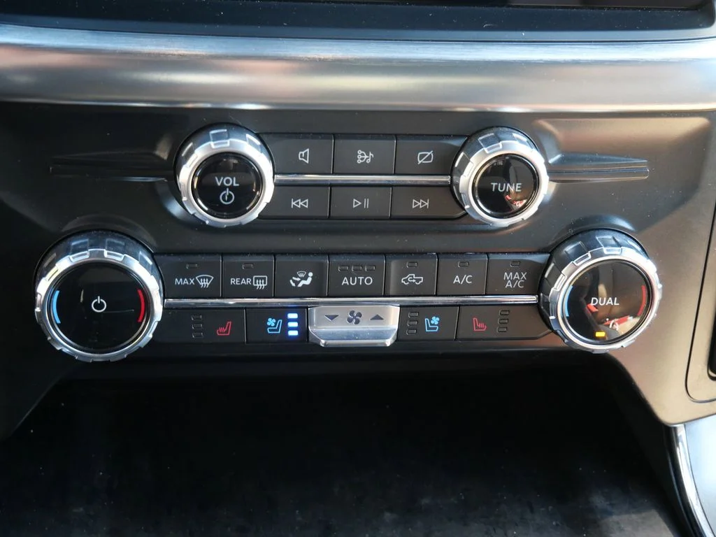 Used 2022 White Ford Lariat image 18