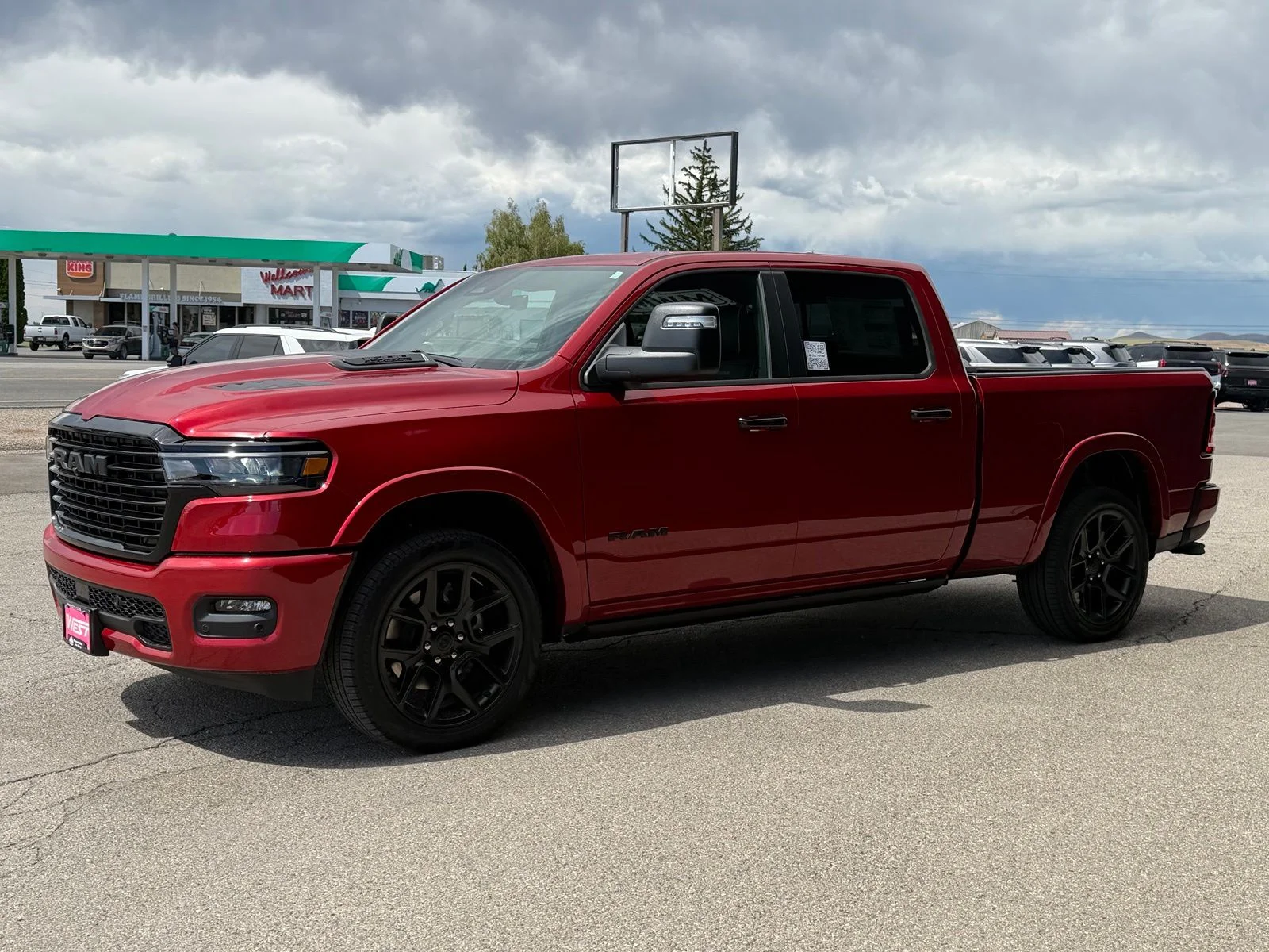 New 2026 Molten Red Pearl-Coat Exterior Paint RAM Laramie image 11