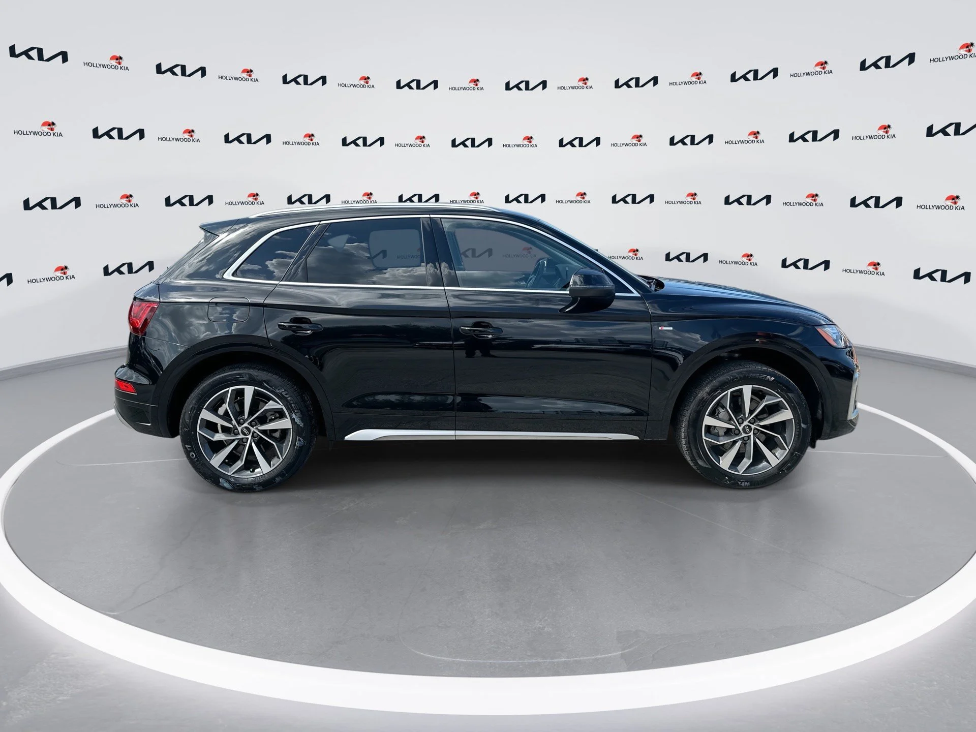 Used 2023 Black Metallic Audi S line Premium Plus image 9