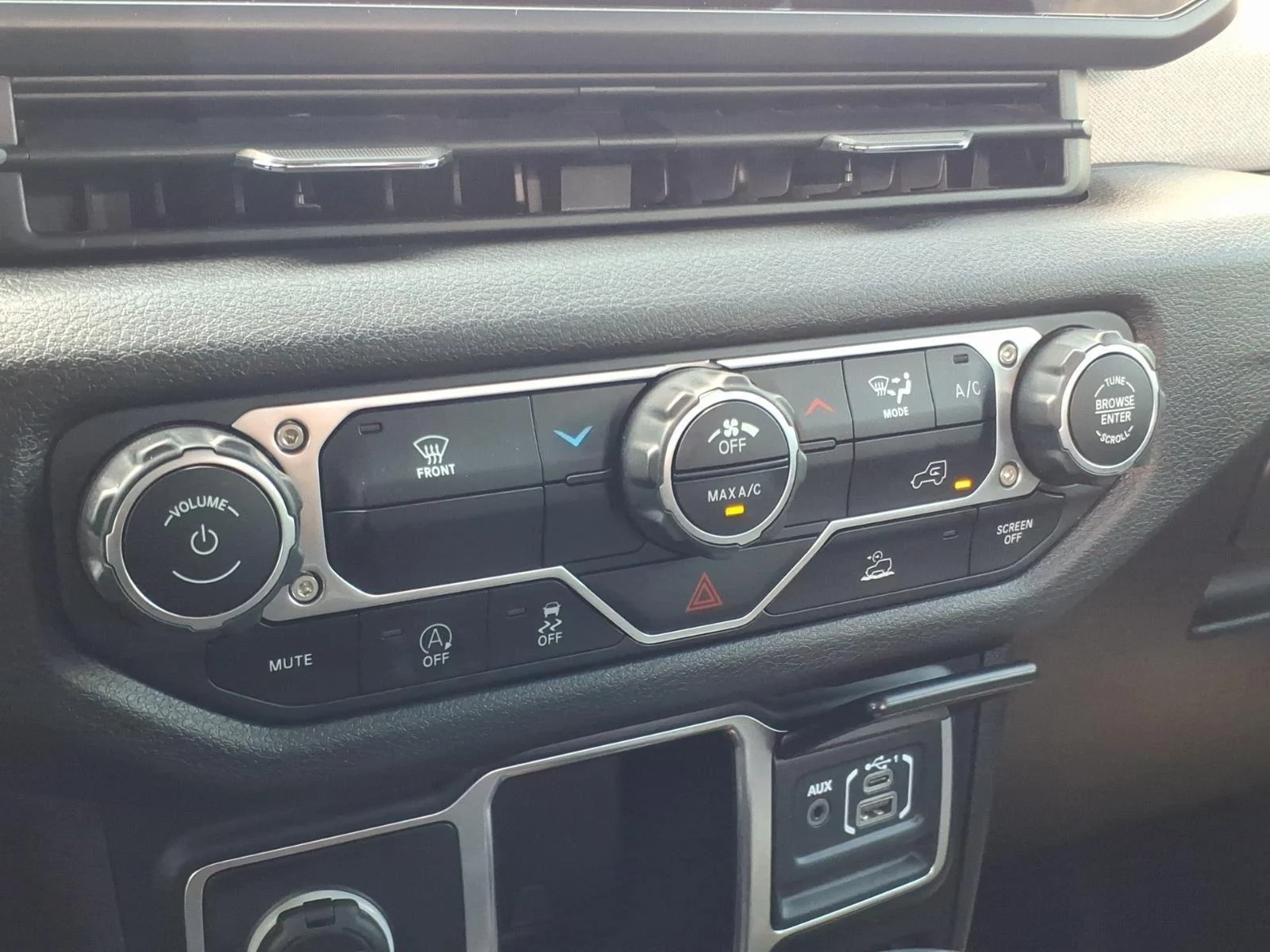 Used 2024 Black Clearcoat Jeep Sport image 25