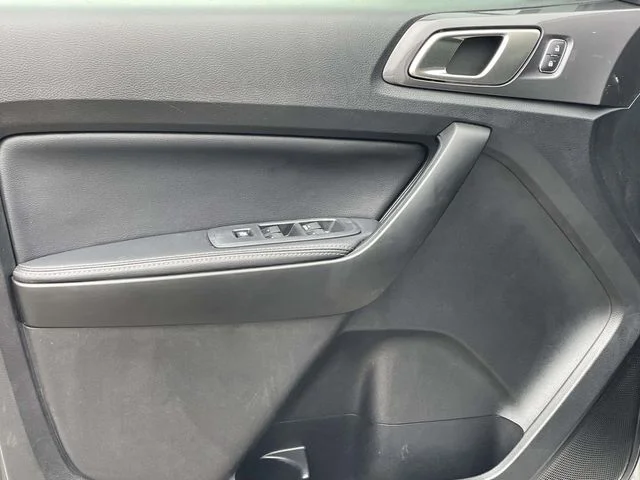 Used 2019 White Platinum Clearcoat Ford Lariat image 15