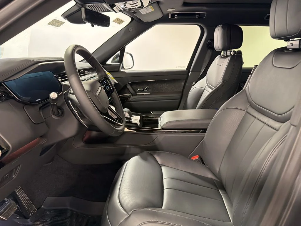 New 2026  Land Rover Dynamic SE image 11