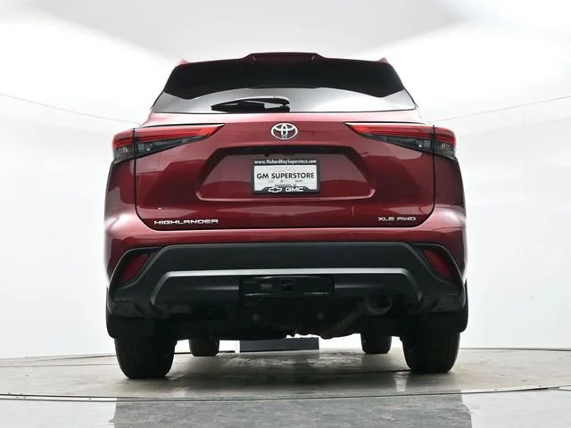 Used 2022 Ruby Flare Pearl Toyota XLE image 31