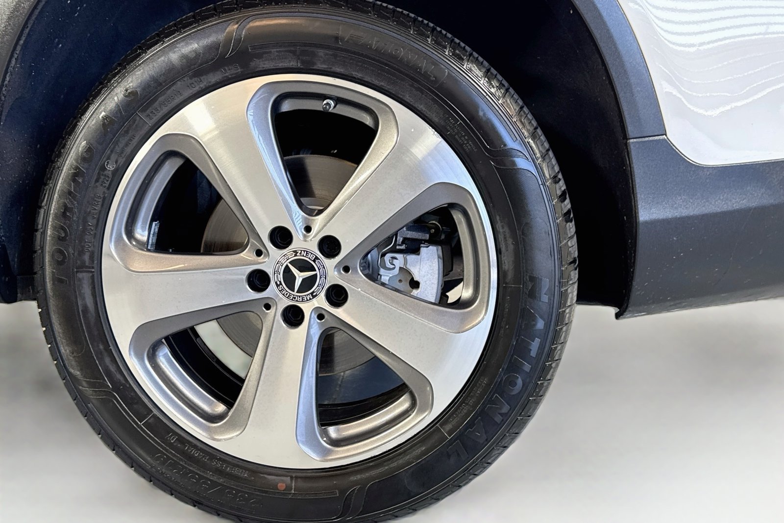 Used 2018 Polar White Mercedes-Benz GLC 300 image 29