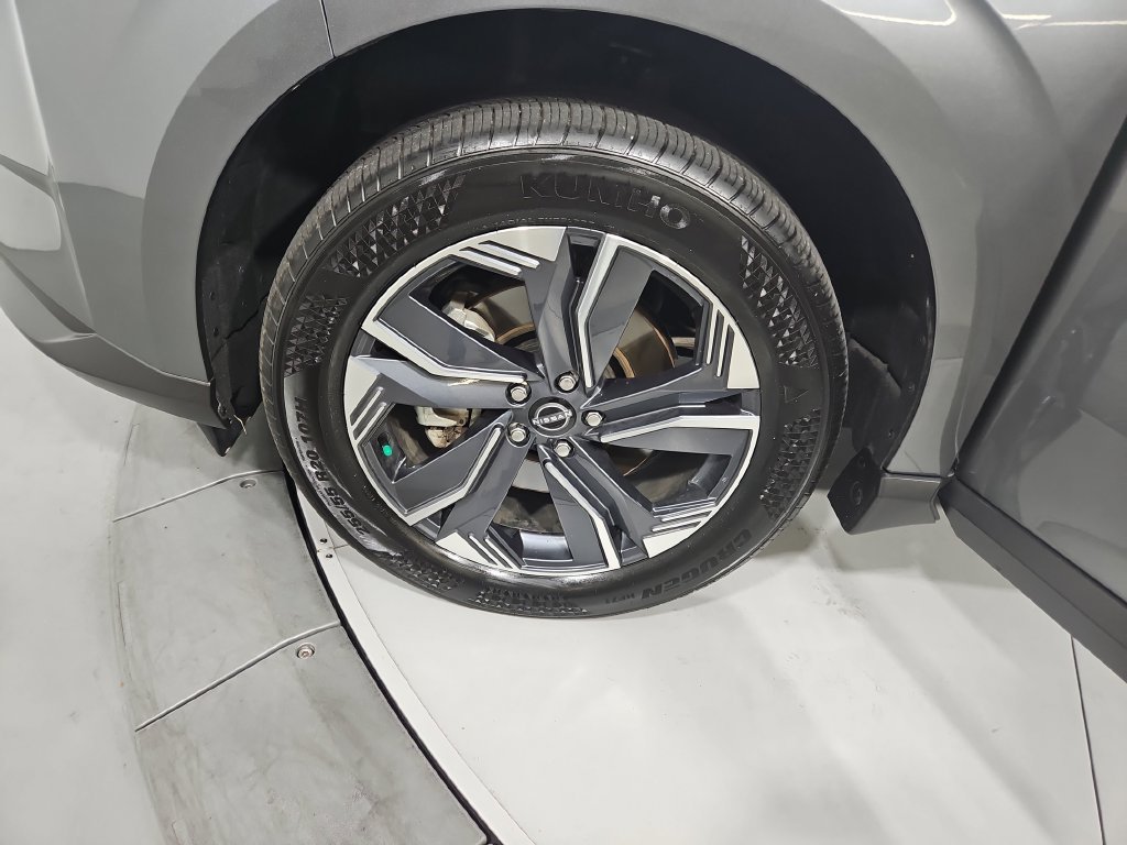 Certified Used 2025 Gray Nissan SV image 27