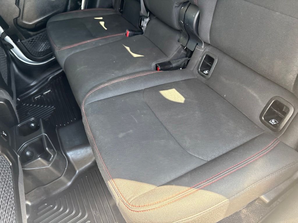 Used 2022 Silver Zynith Clearcoat Jeep Rubicon image 36