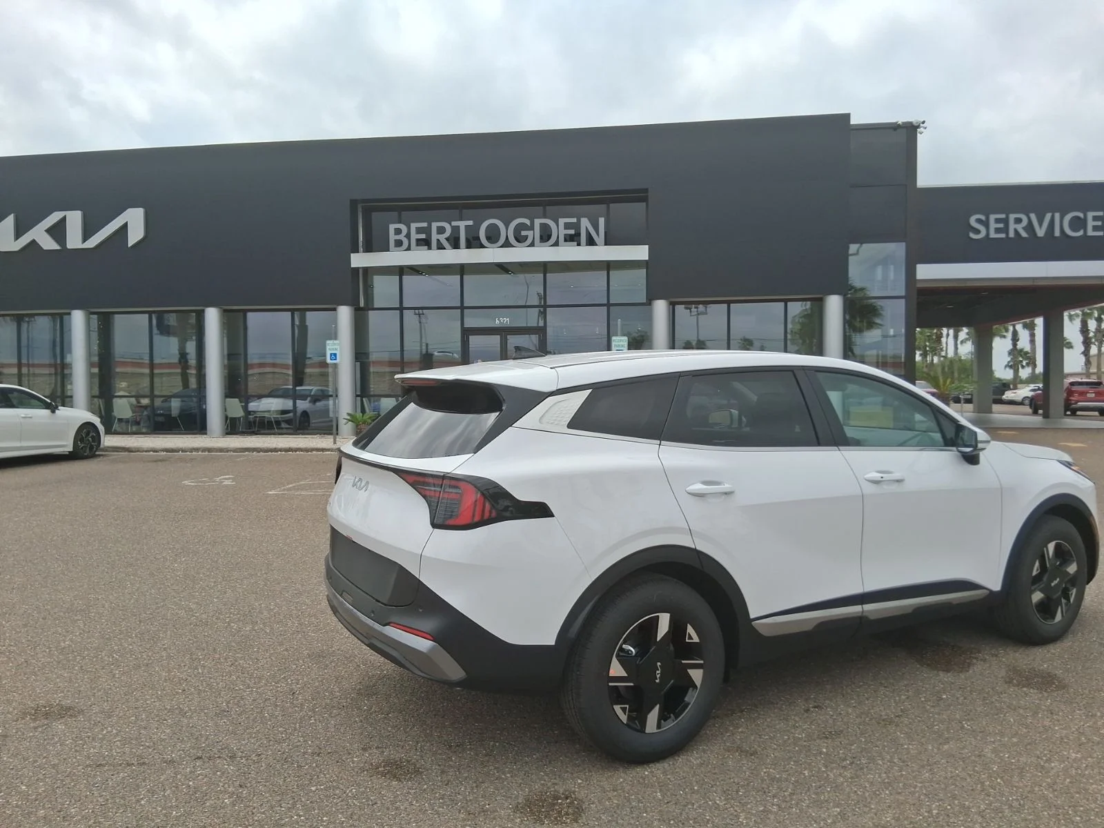 New 2026 White Kia LX image 4