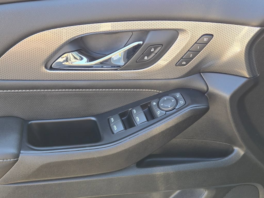 2023 Chevrolet Traverse Premier - Photo 17