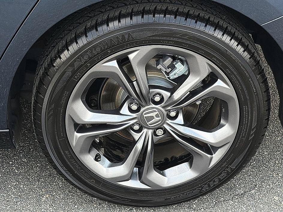 Used 2024 Canyon River Blue Metallic Honda EX-L image 6