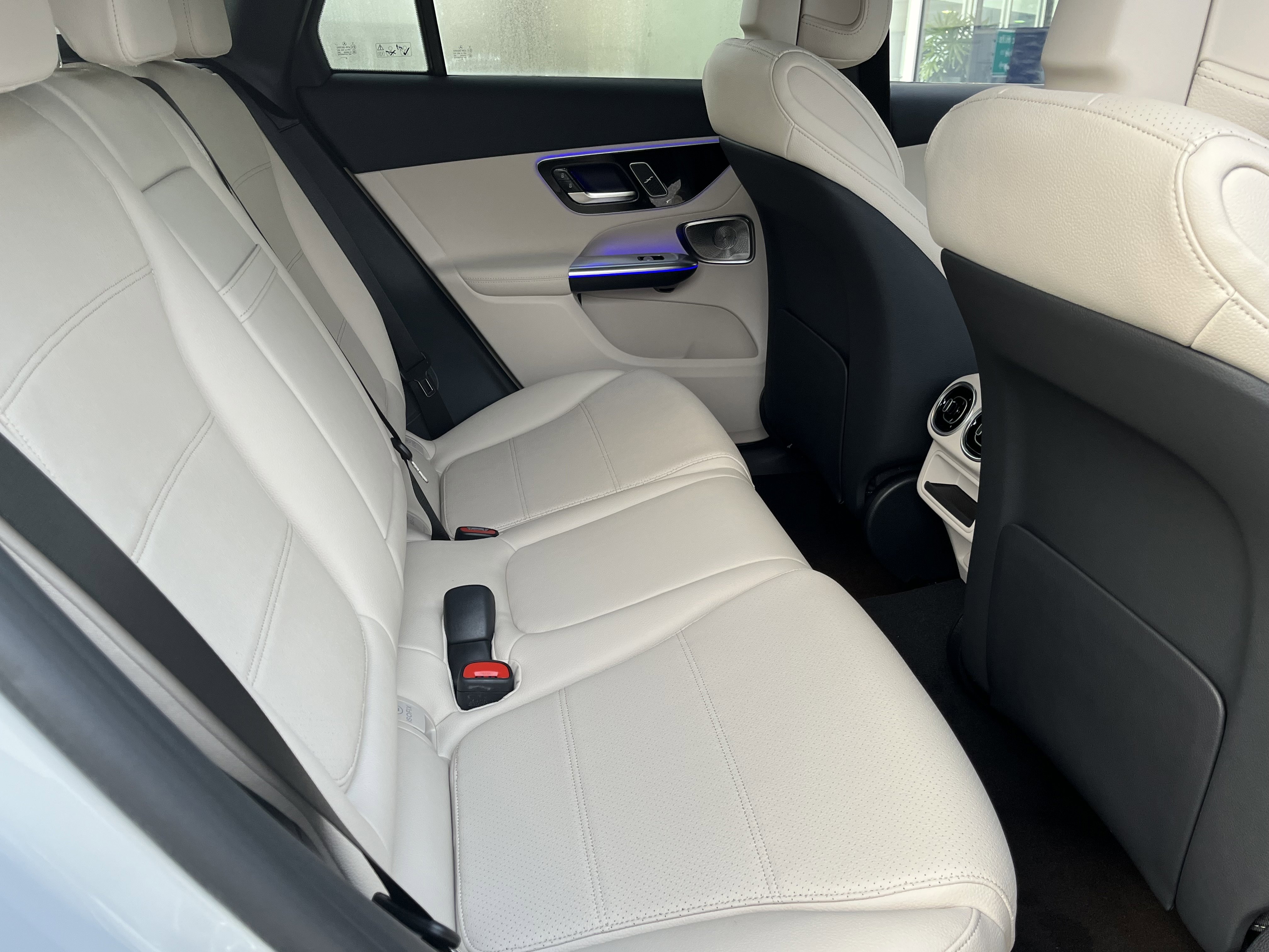 New 2026 MANUFAKTUR Alpine Grey Mercedes-Benz GLC 300 image 22