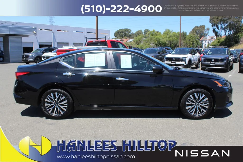 Used 2025 Black Nissan 2.5 SV image 6