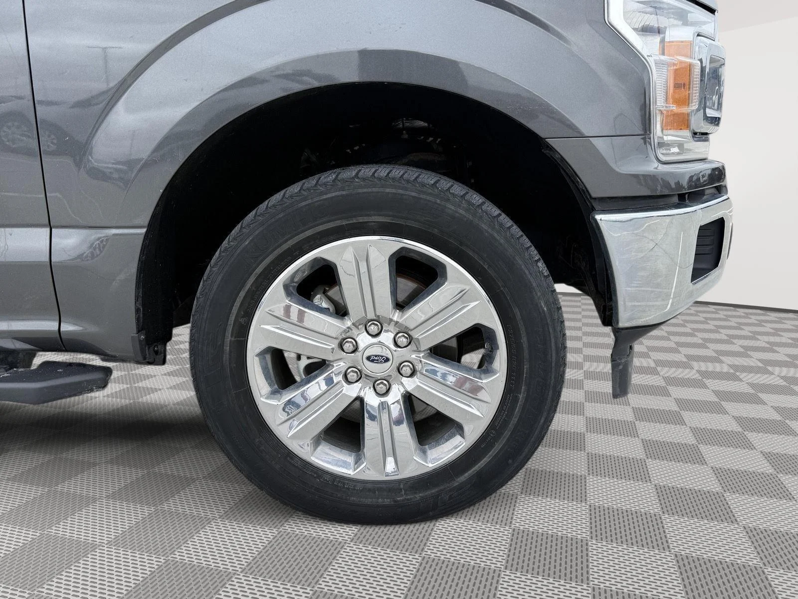 Used 2020 Magnetic Ford XLT image 9