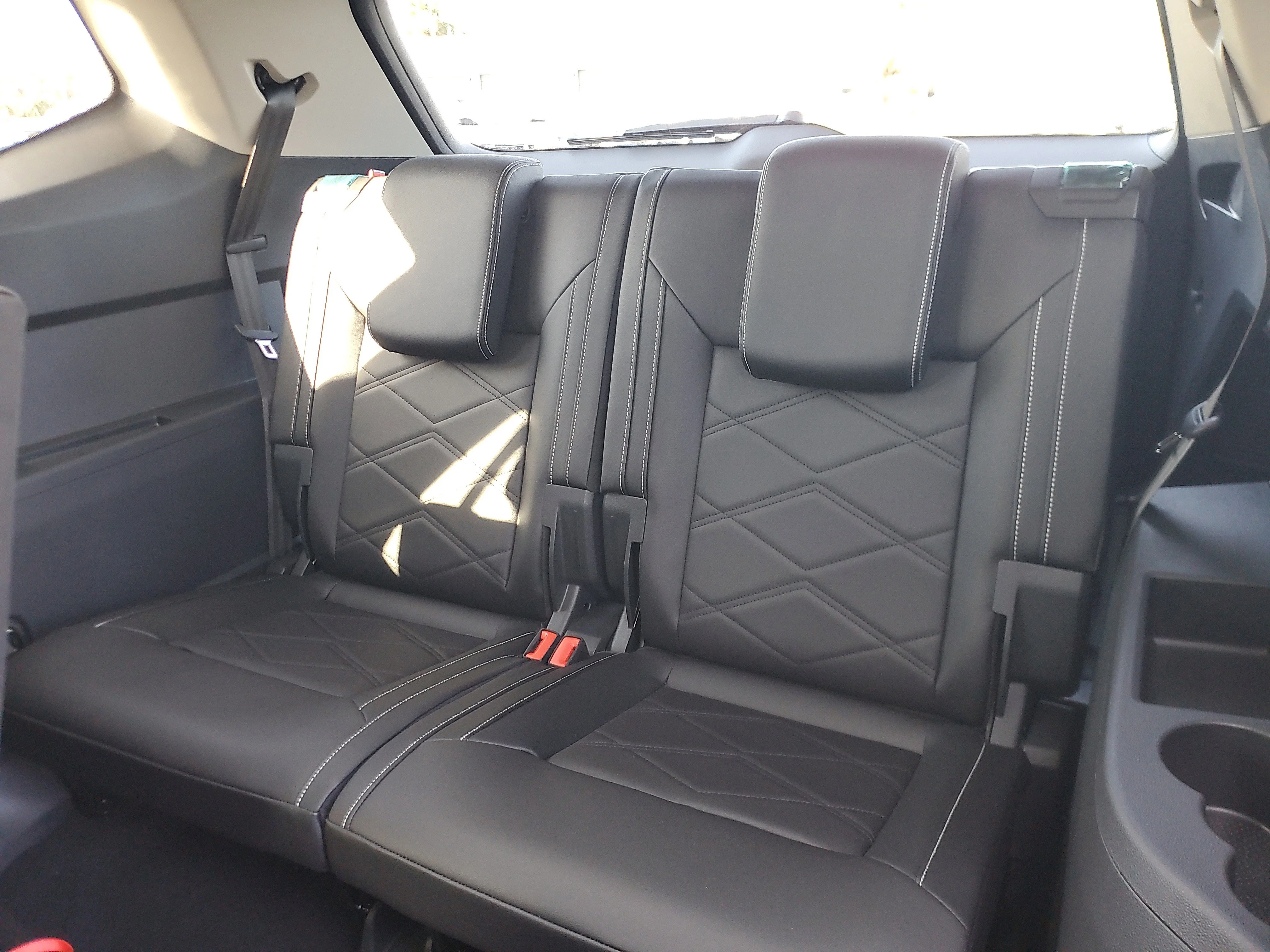 New 2026 Silver Volkswagen 2.0T SE w/Technology image 9