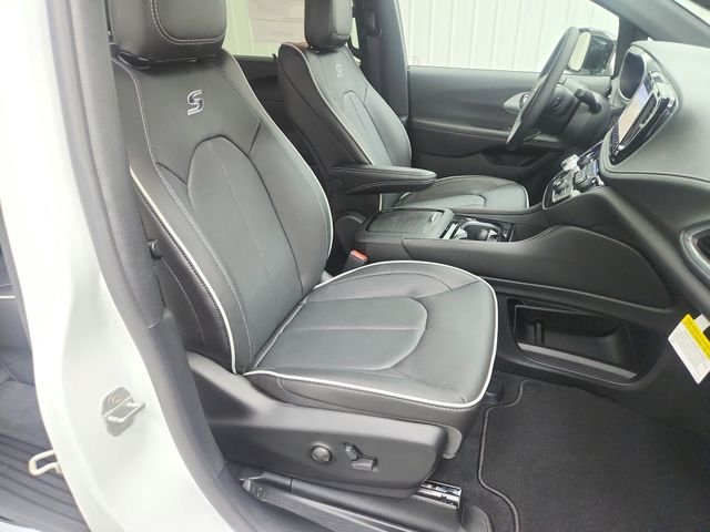 2026 Chrysler Pacifica Limited - Photo 32