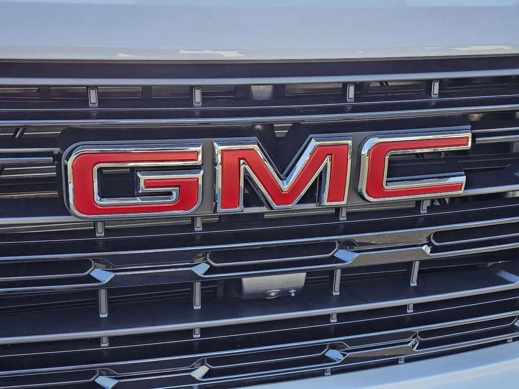 New 2026 Summit White GMC Elevation image 3