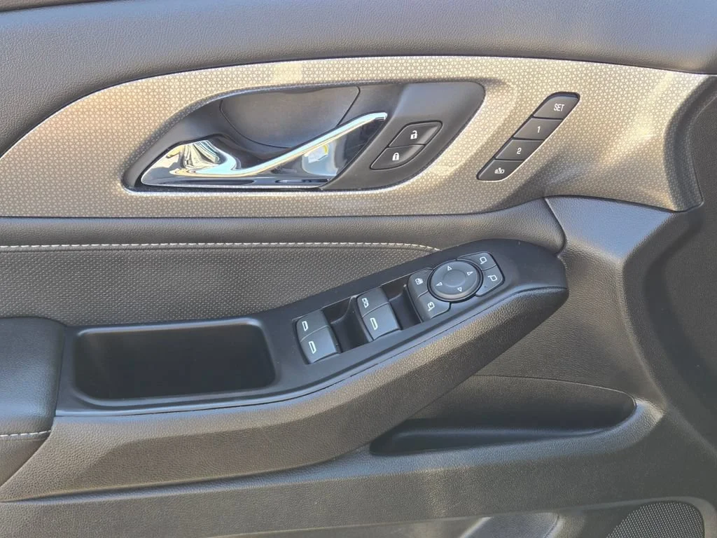 Used 2023 Sterling Gray Metallic Chevrolet Premier image 17