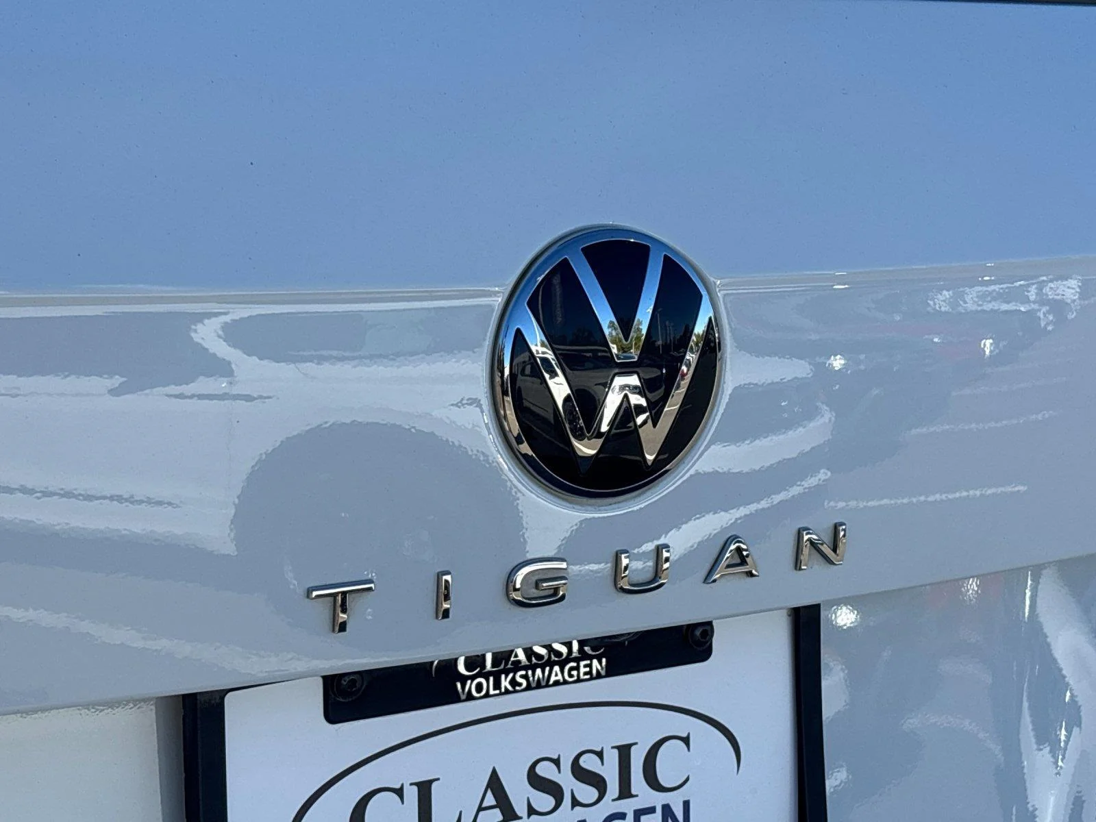 Used 2023 Pure White Volkswagen S image 10