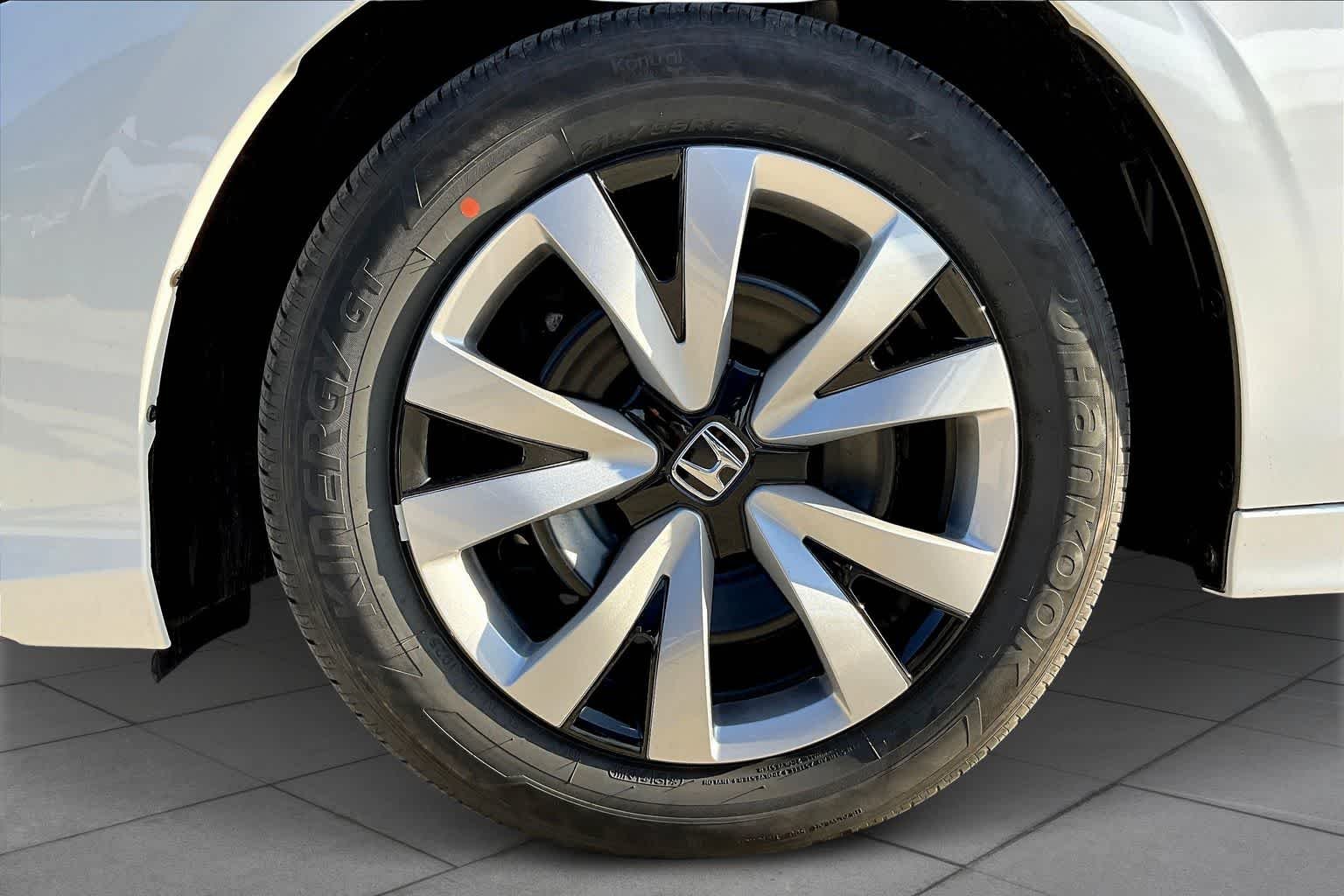 New 2026 Platinum White Pearl Honda 2WD LX image 12