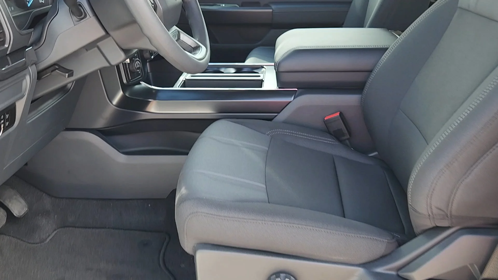 New 2026 Oxford White Ford STX image 28