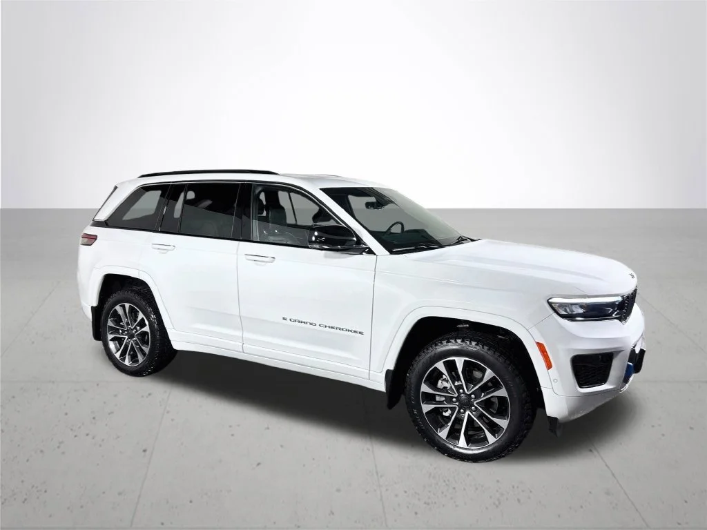 Used 2023 White Jeep Overland 4xe image 4