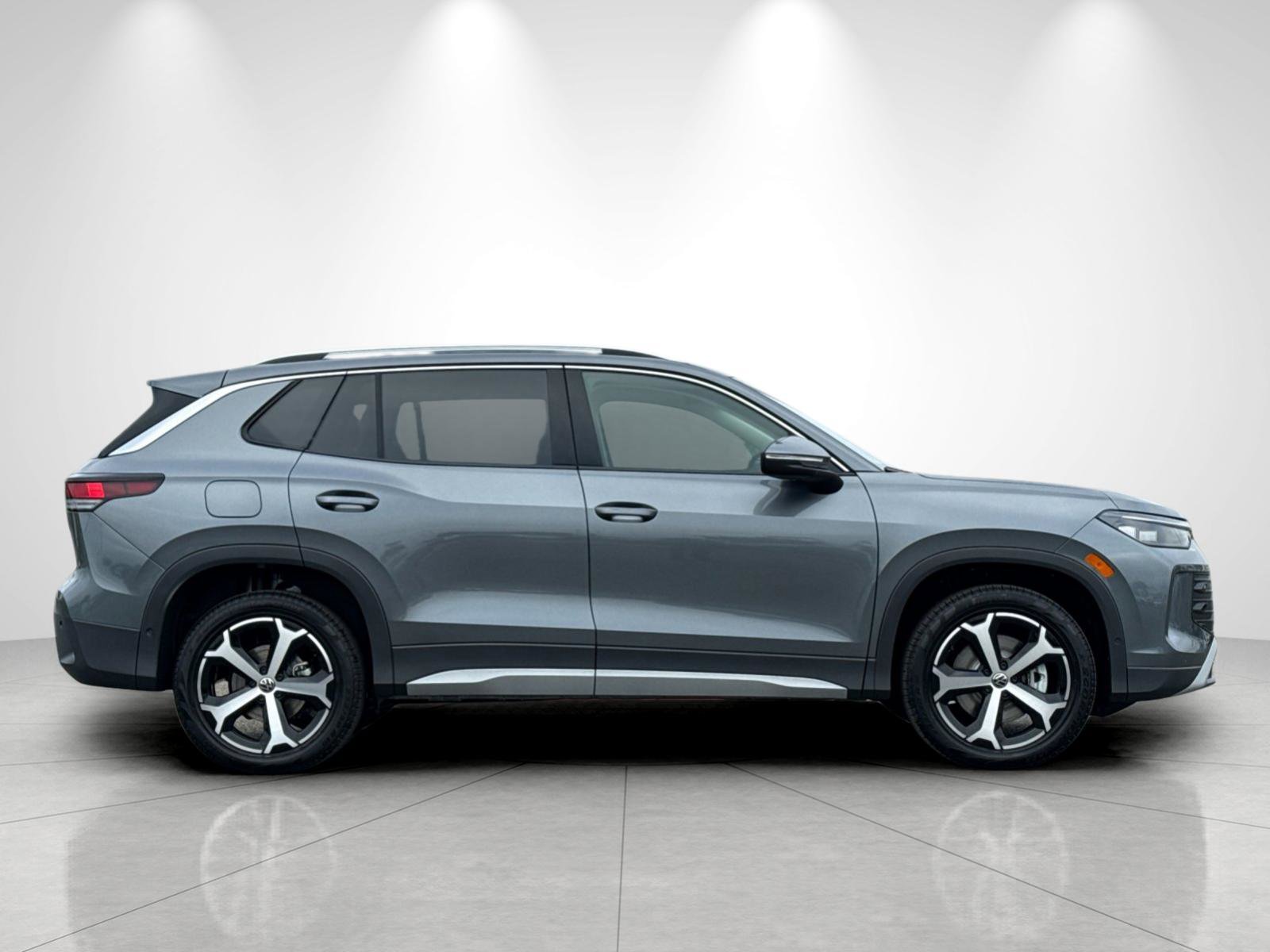 New 2026 Platinum Gray Metallic Volkswagen SE image 6