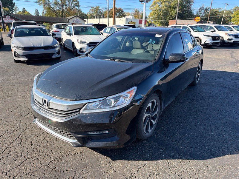 Used 2017  Honda EX-L image 3