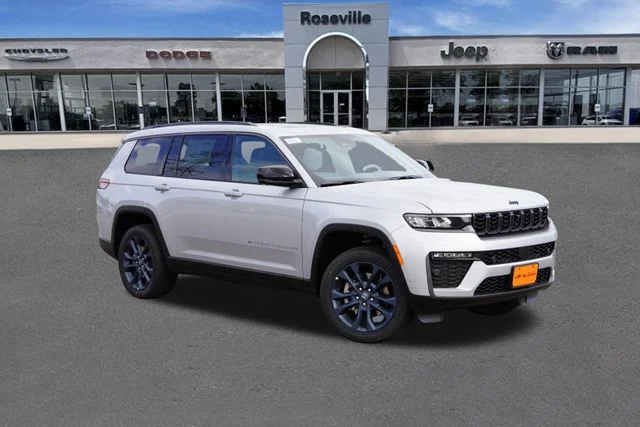 New 2026 Silver Zynith Exterior Paint Jeep Limited image 1