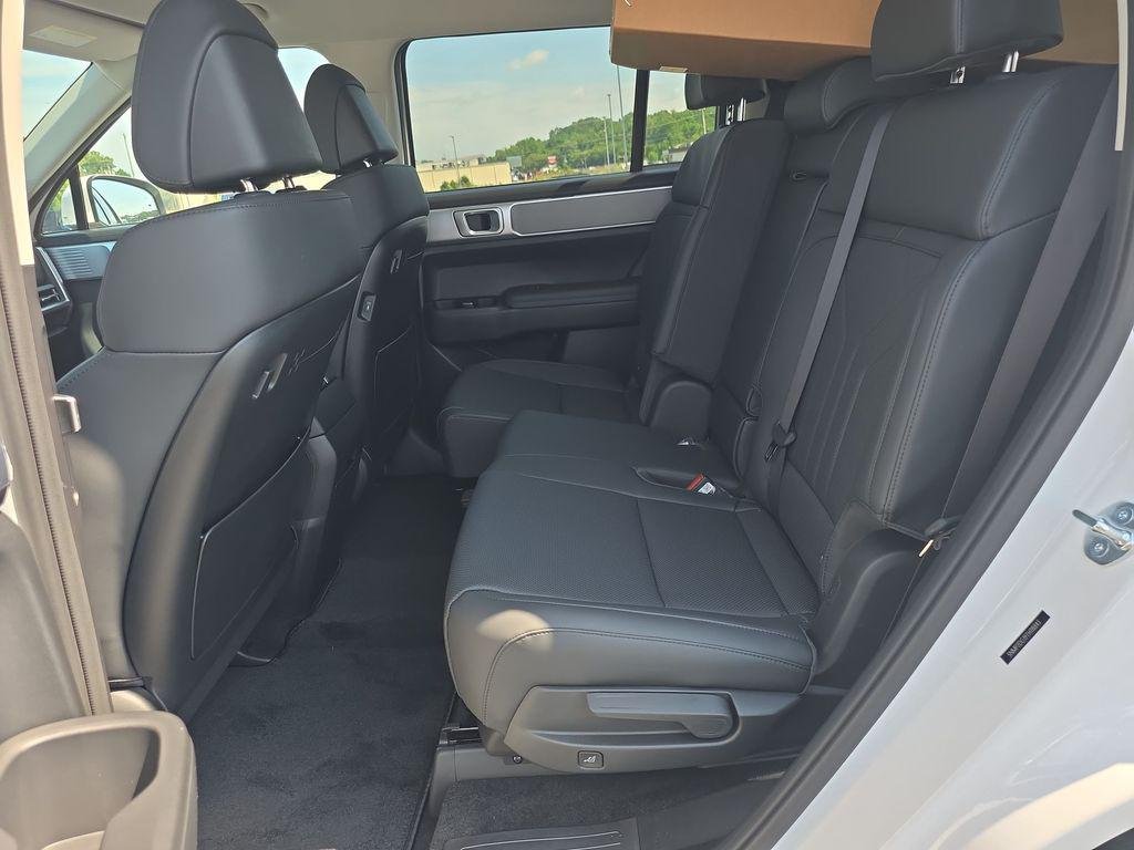 New 2026 White Hyundai SEL image 18