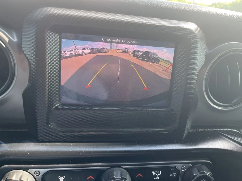Used 2021 Gray Jeep Unlimited Sport S image 25