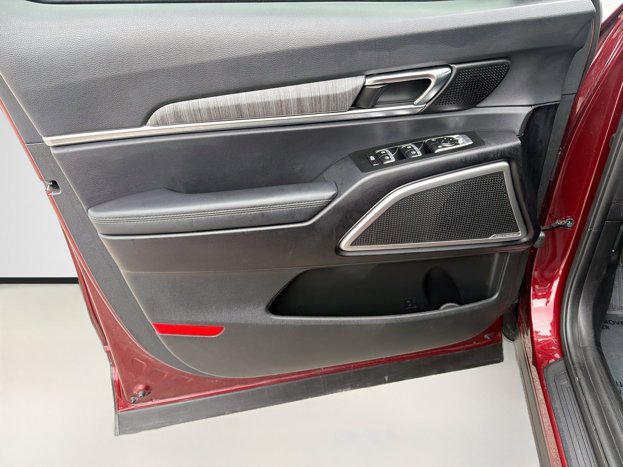 Used 2024 Dawning Red Kia EX image 24