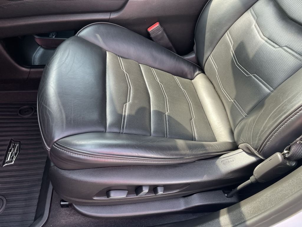 Used 2021 White Cadillac Sport image 12