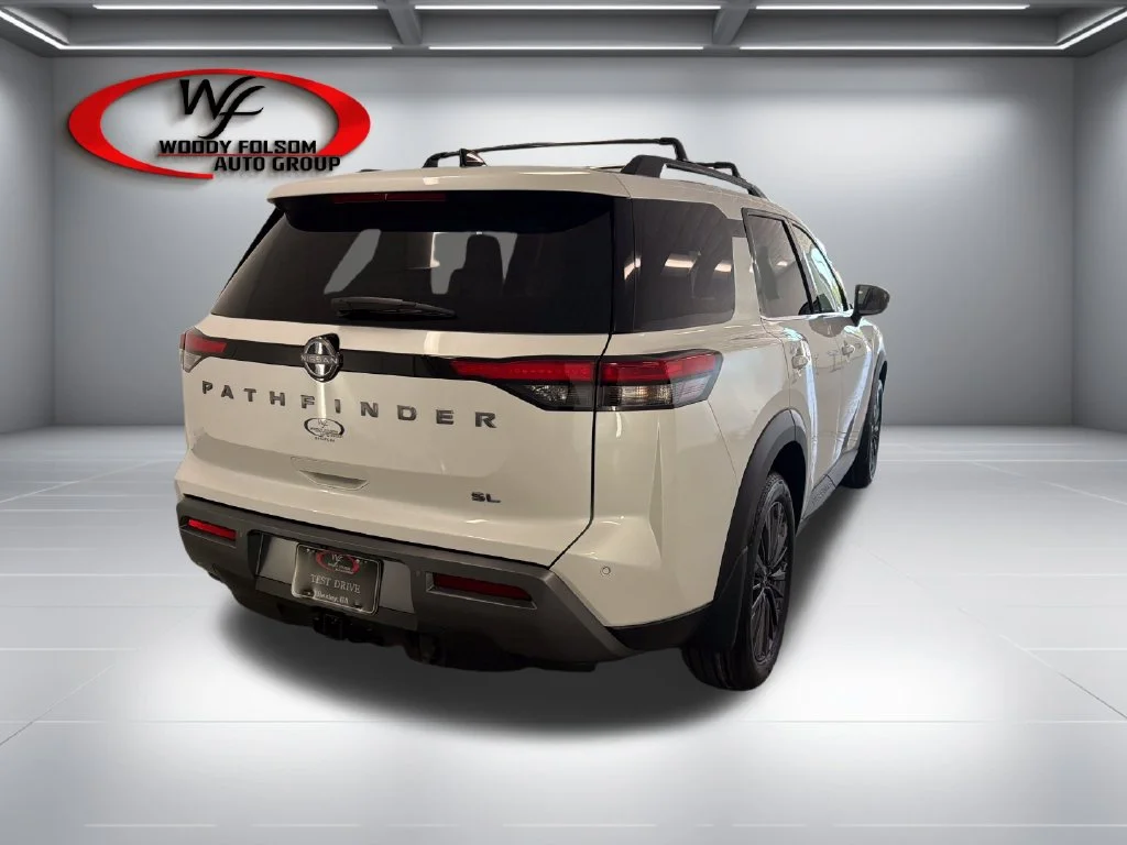 New 2026 Everest White Pearl TriCoat Nissan SL image 6