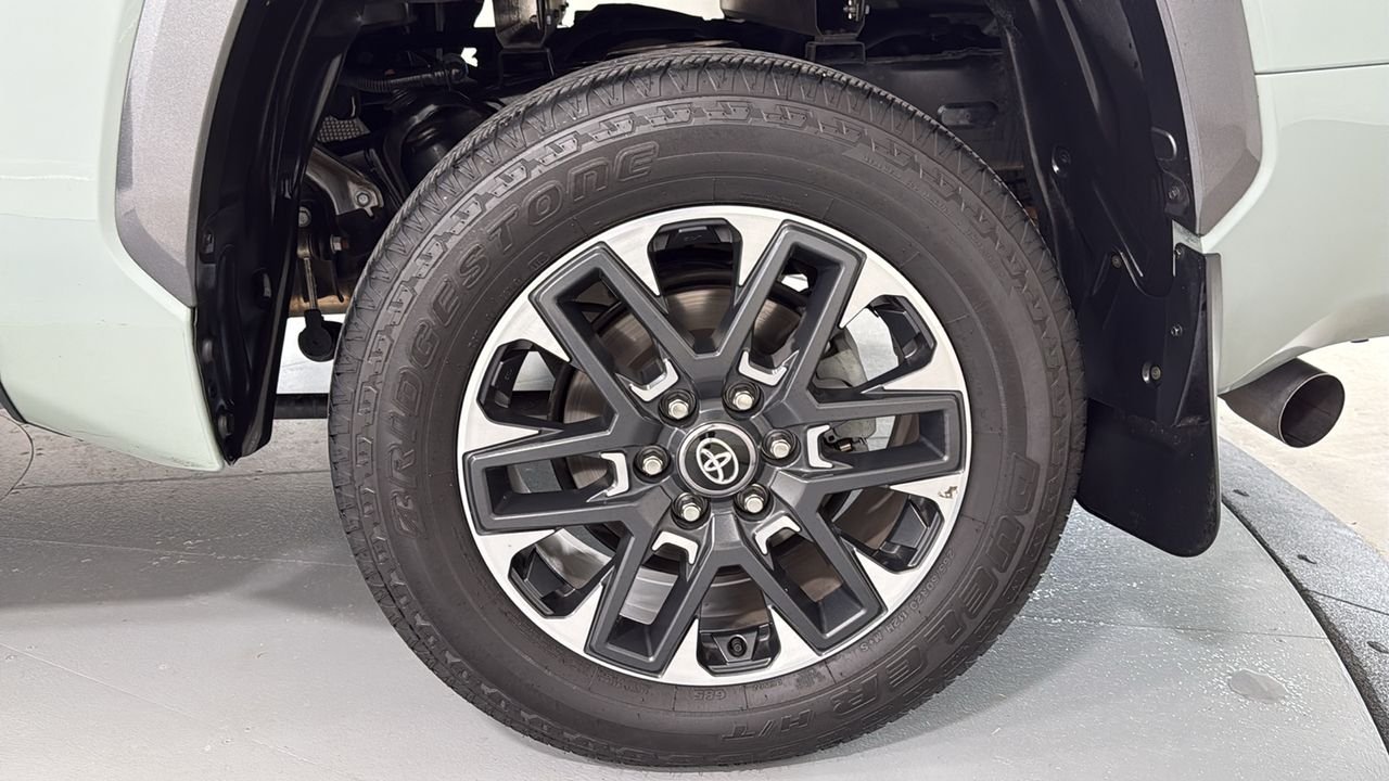 Certified Used 2025  Toyota Limited image 23