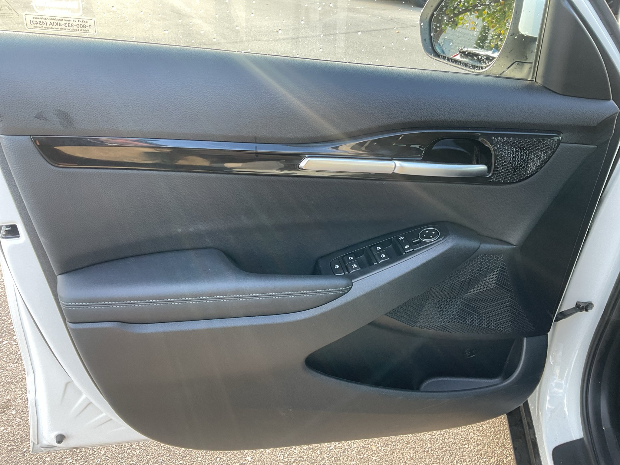 Used 2025 Snow White Pearl Kia S image 18