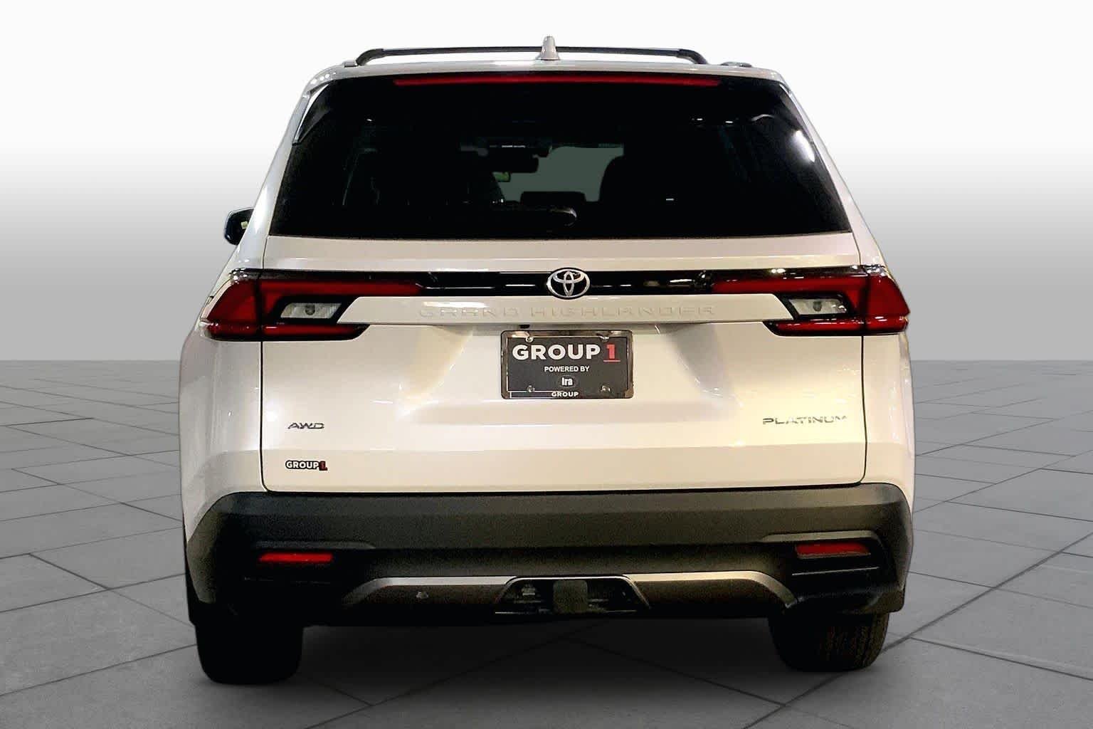 New 2026 Wind Chill Pearl Toyota Platinum image 4