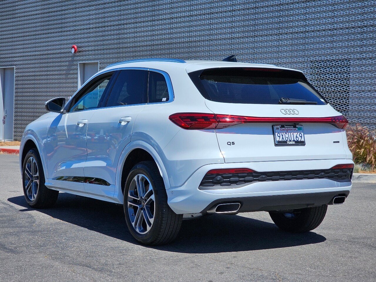 Used 2025 White Audi  image 9