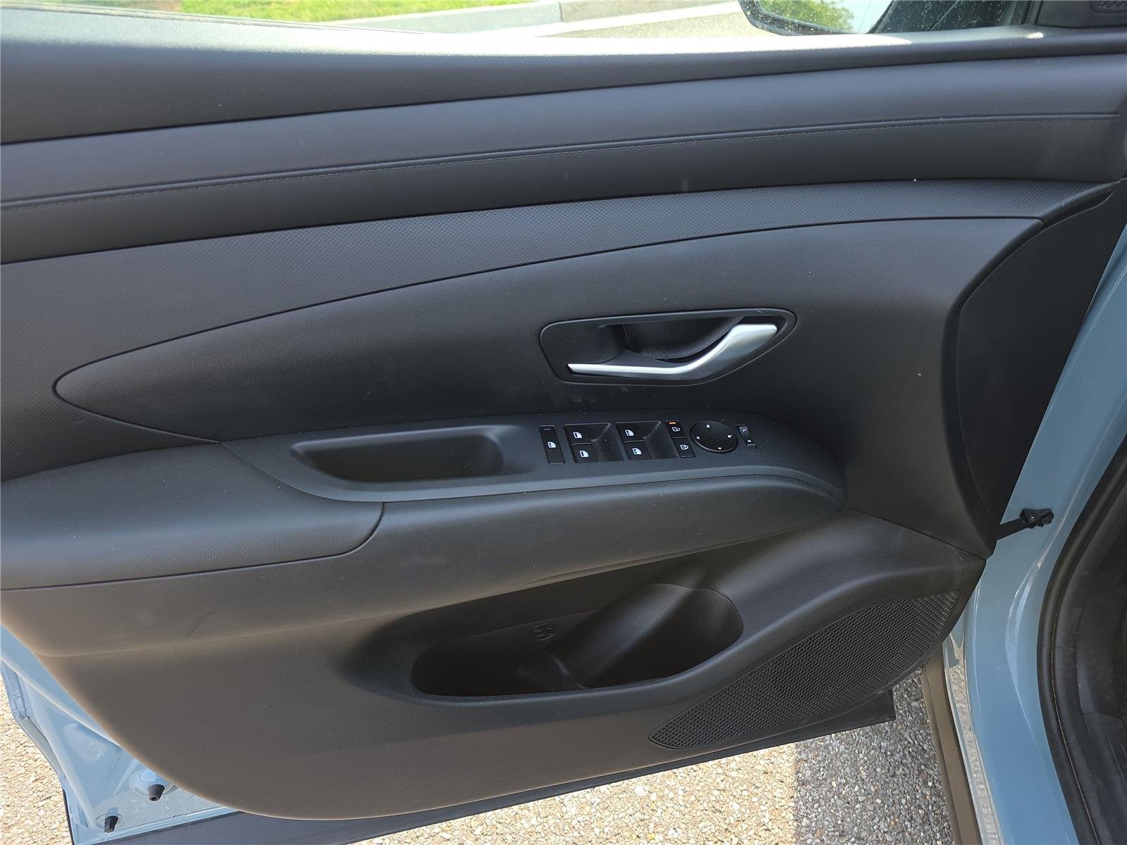 Used 2025 Blue Stone Hyundai SEL image 17