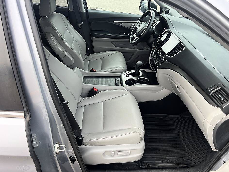Used 2019 Sapphire Honda EX-L image 17