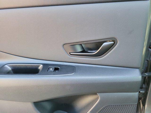 2025 Hyundai Elantra Blue - Photo 12