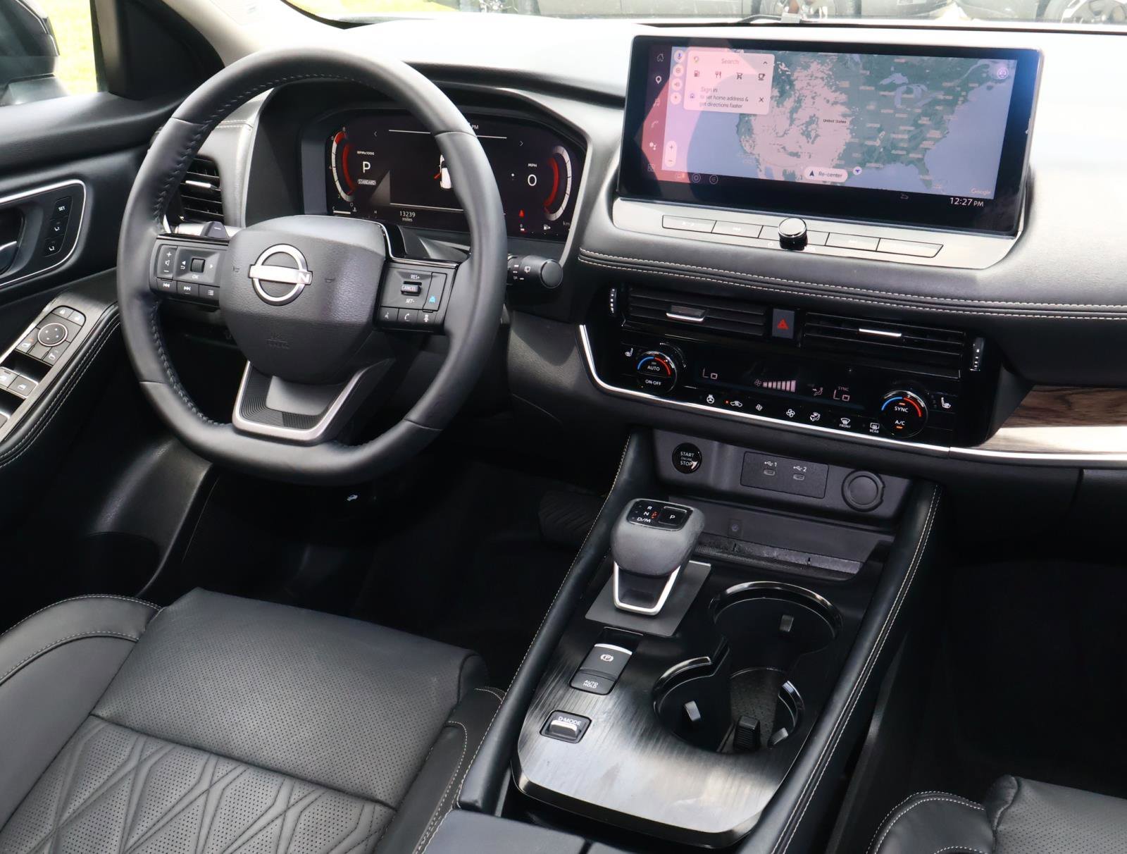 Used 2025 Everest White Pearl/Super Black Nissan Platinum image 10